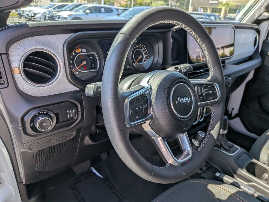 2025 Jeep Wrangler 4-Door Sahara - Photo 15
