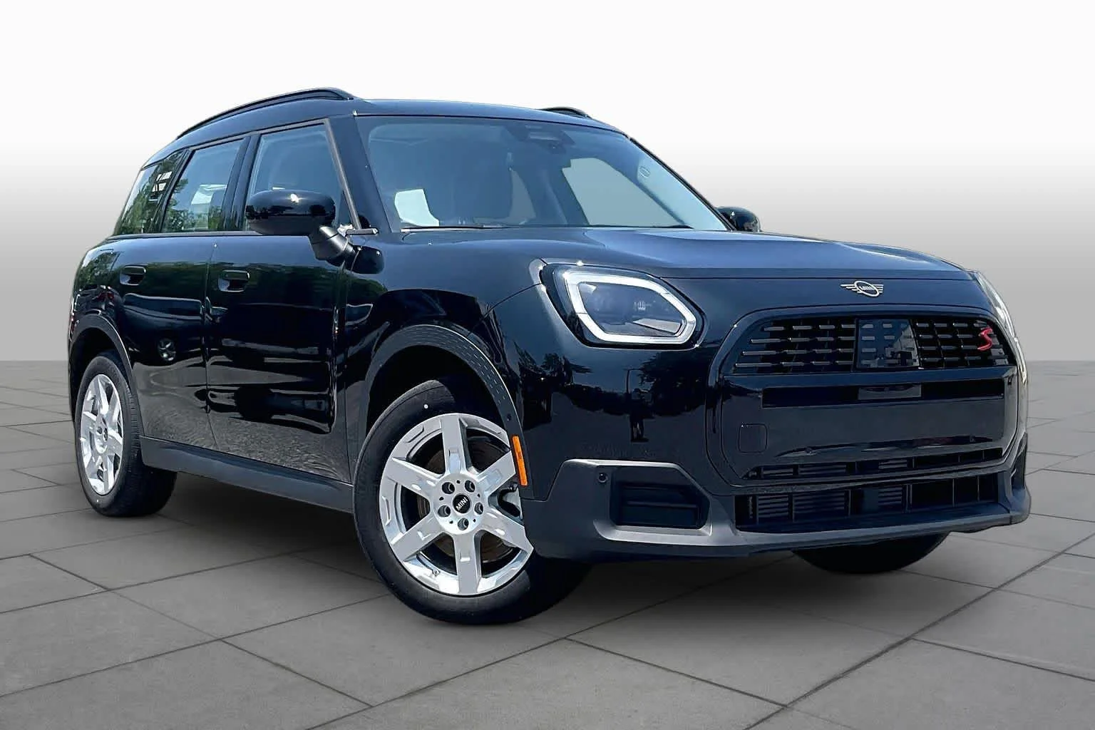 Used 2025 Midnight Black II Metallic MINI S image 2