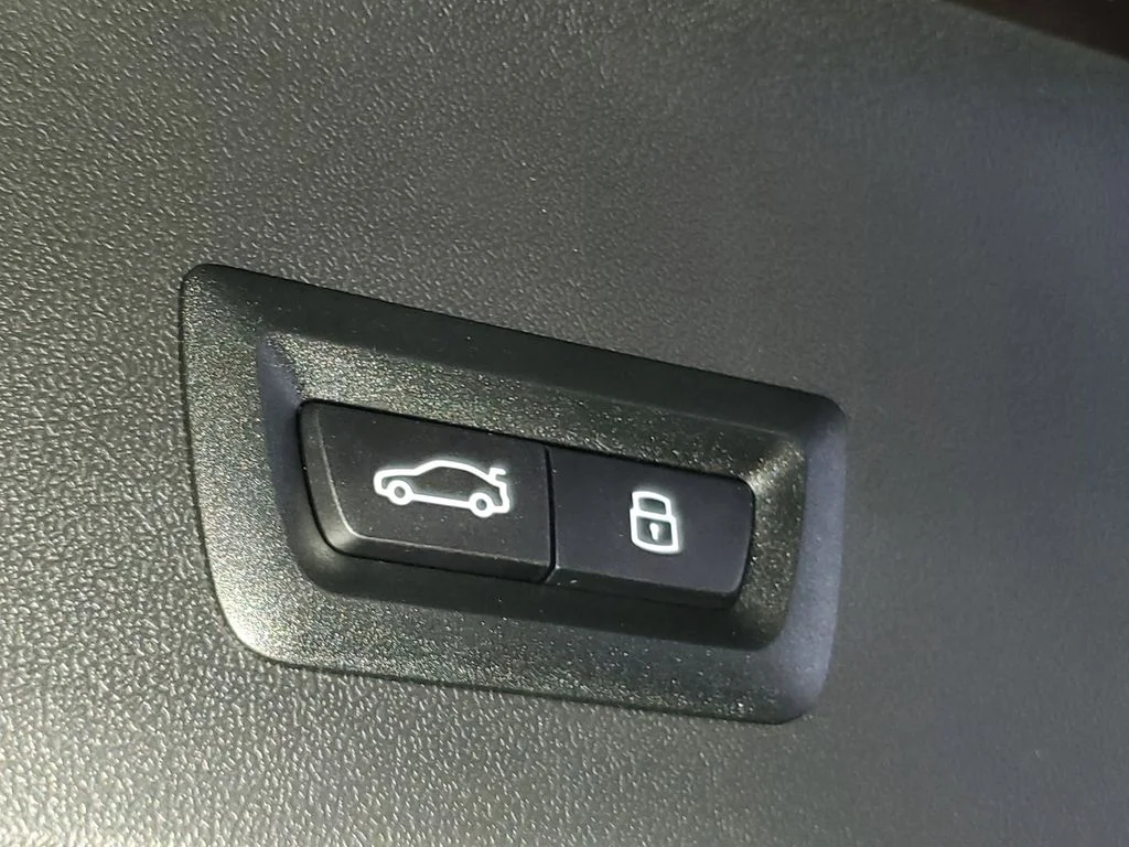 Used 2026 Dark Graphite Metallic BMW 30 xDrive image 8