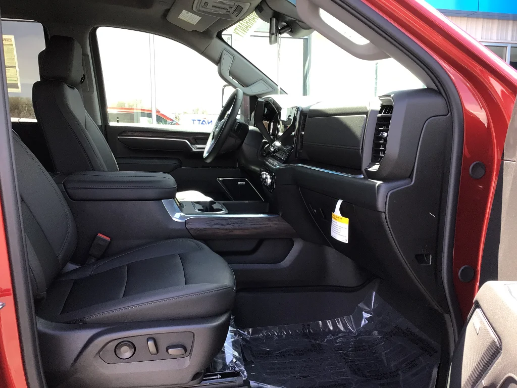 New 2026 Volcanic Red Tintcoat GMC SLT image 6
