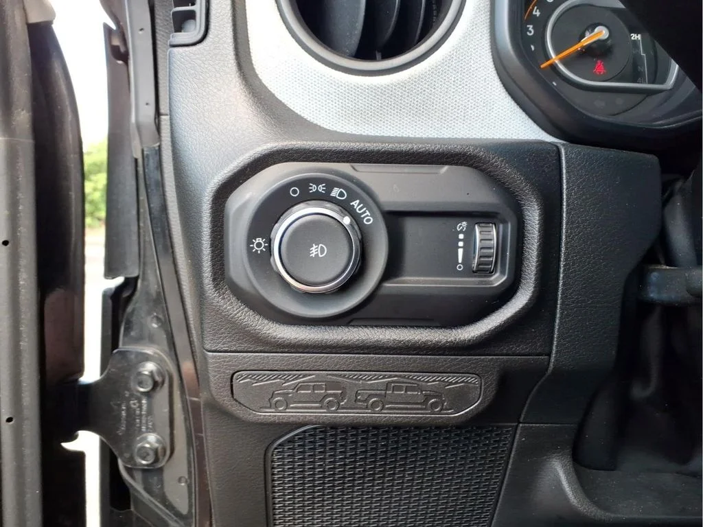 Used 2024 Black Jeep Sport S image 21