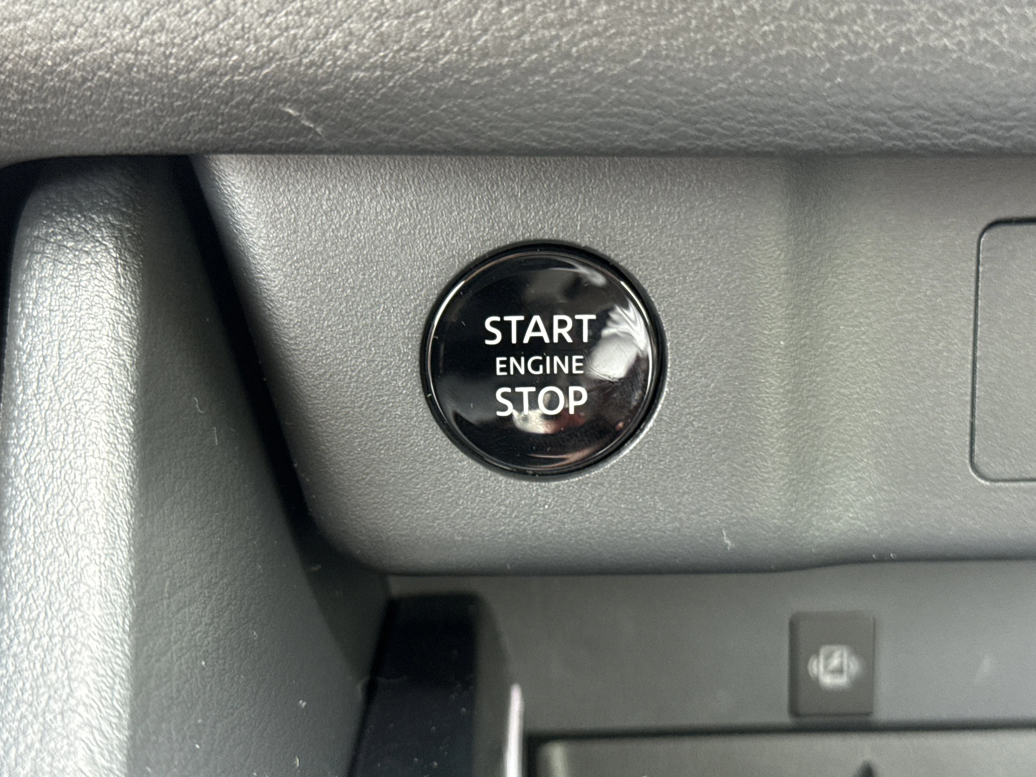 New 2026 Everest White Pearl Tricoat Nissan Rock Creek AWD image 20