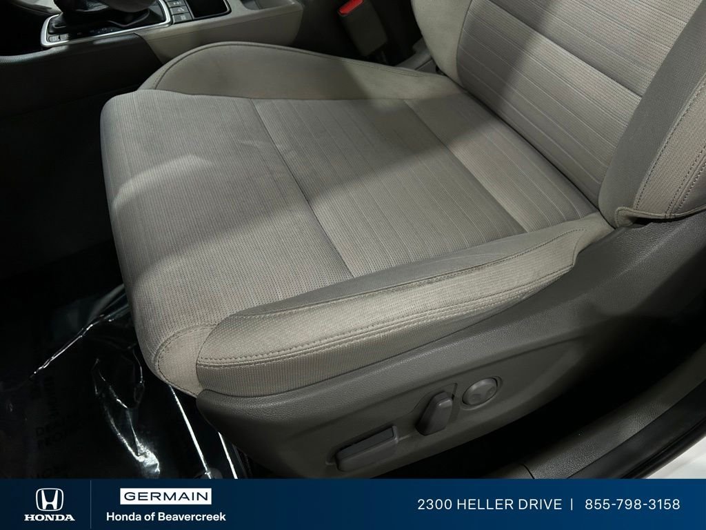 Used 2019 Clear White Kia LX image 19