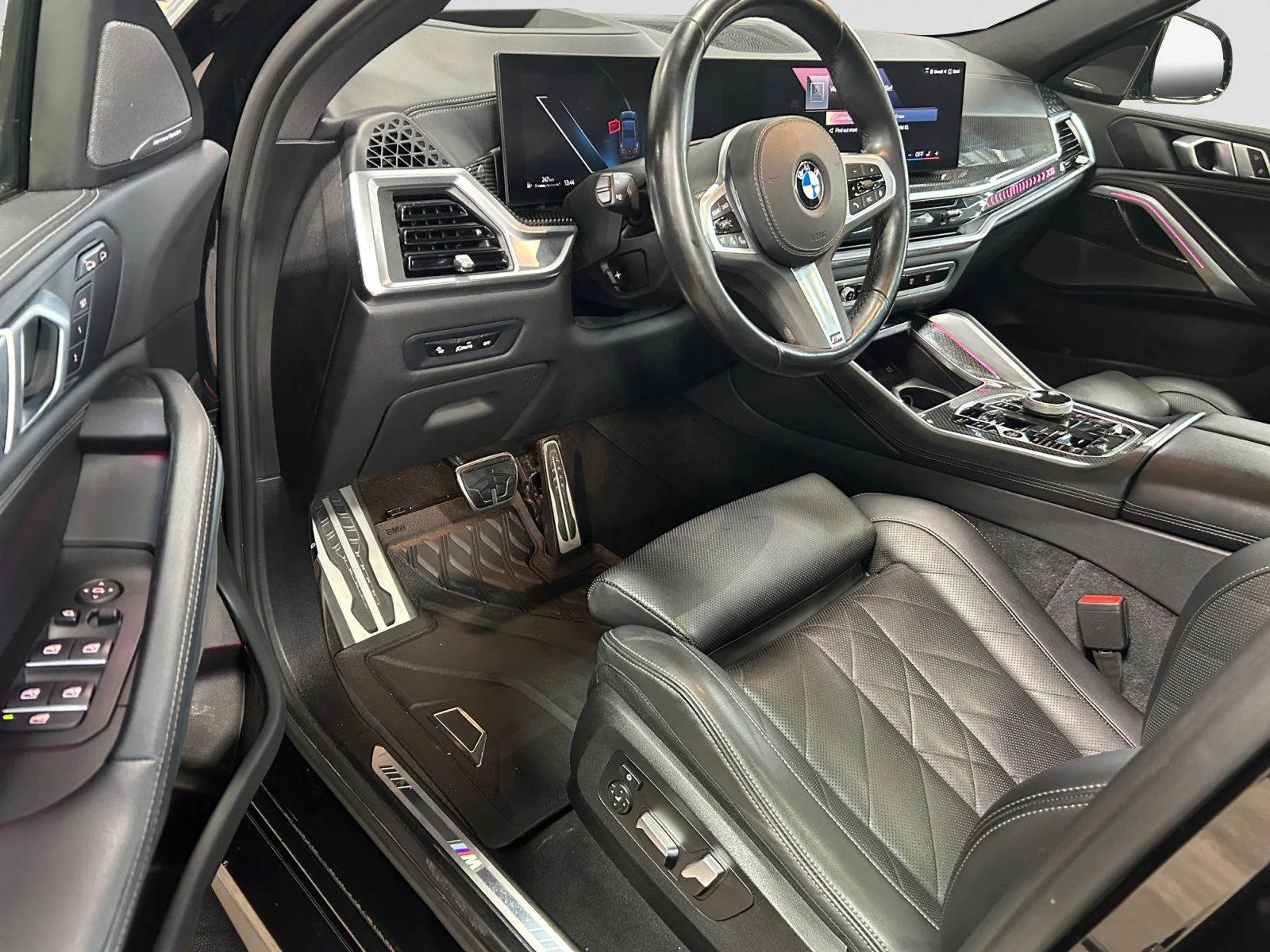 Used 2024 Black BMW xDrive40i image 13