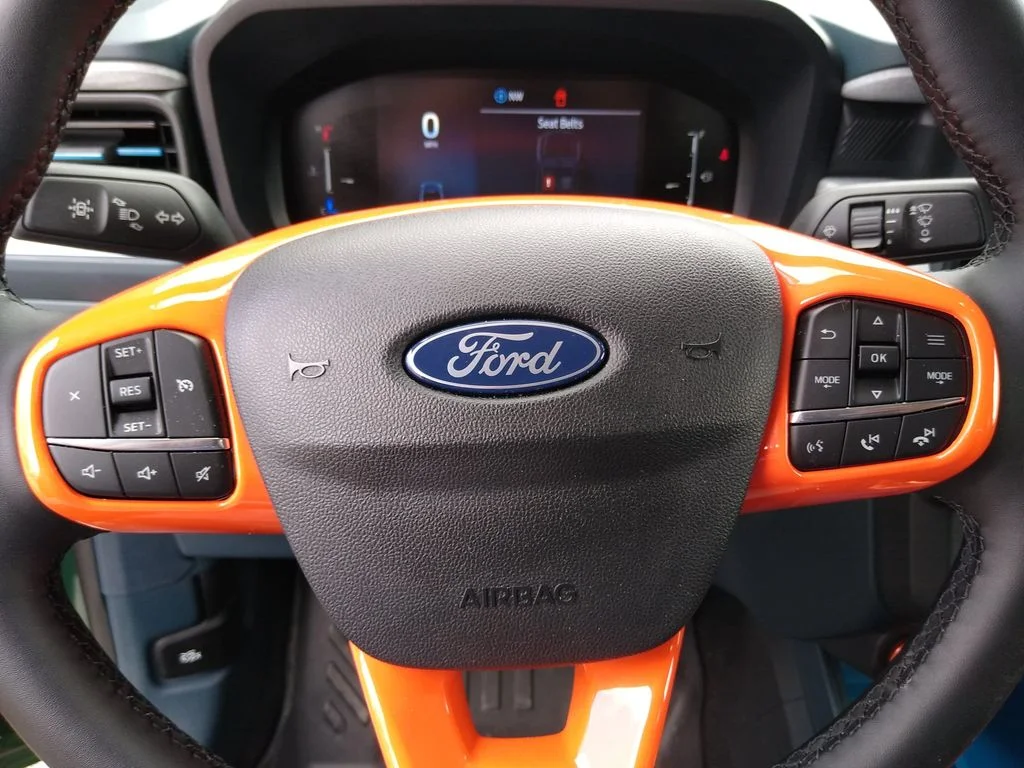 Used 2025 Green Ford XLT image 28