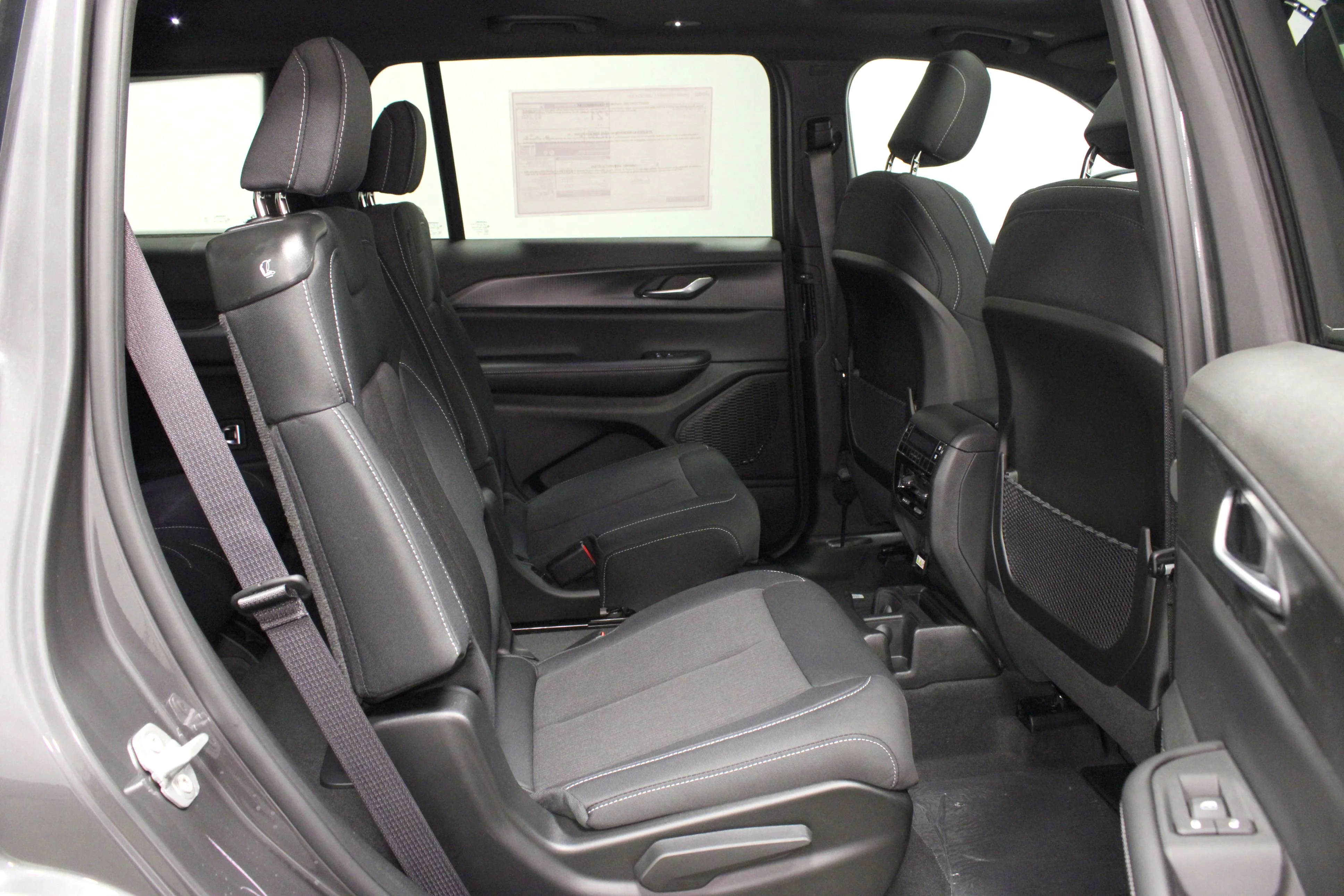 New 2026 Baltic Gray Metallic Clear-Coat Exterior Paint Jeep Laredo X image 16