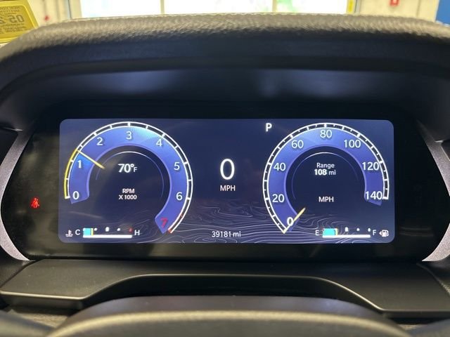 Used 2023 Diamond Black Crystal Pearlcoat Jeep Limited image 22