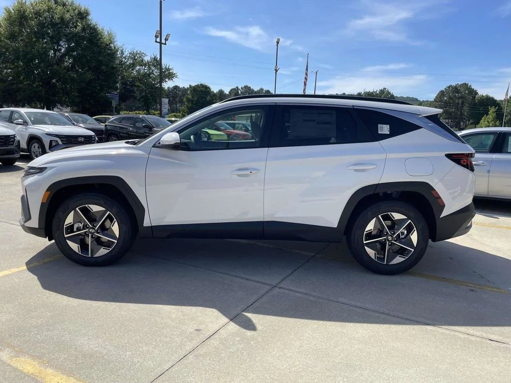 New 2026 White Hyundai SEL image 5