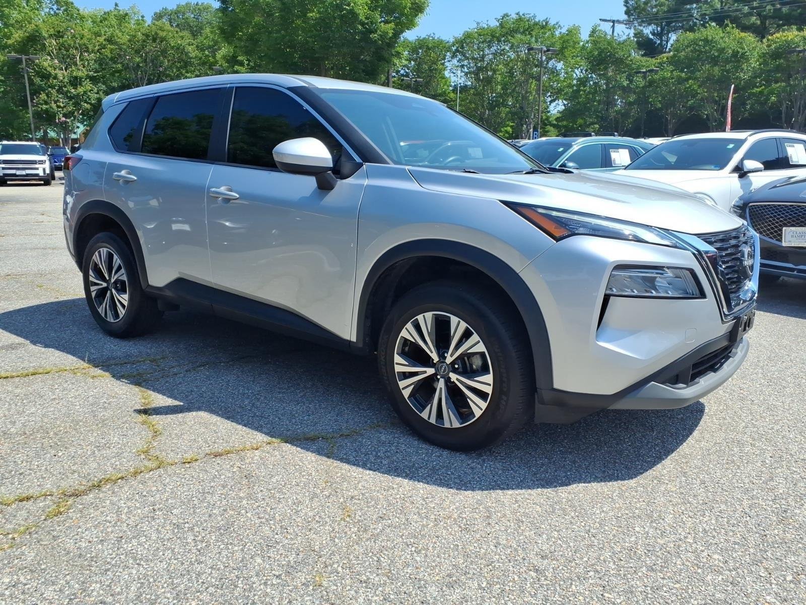 Used 2023  NISSAN SV image 4