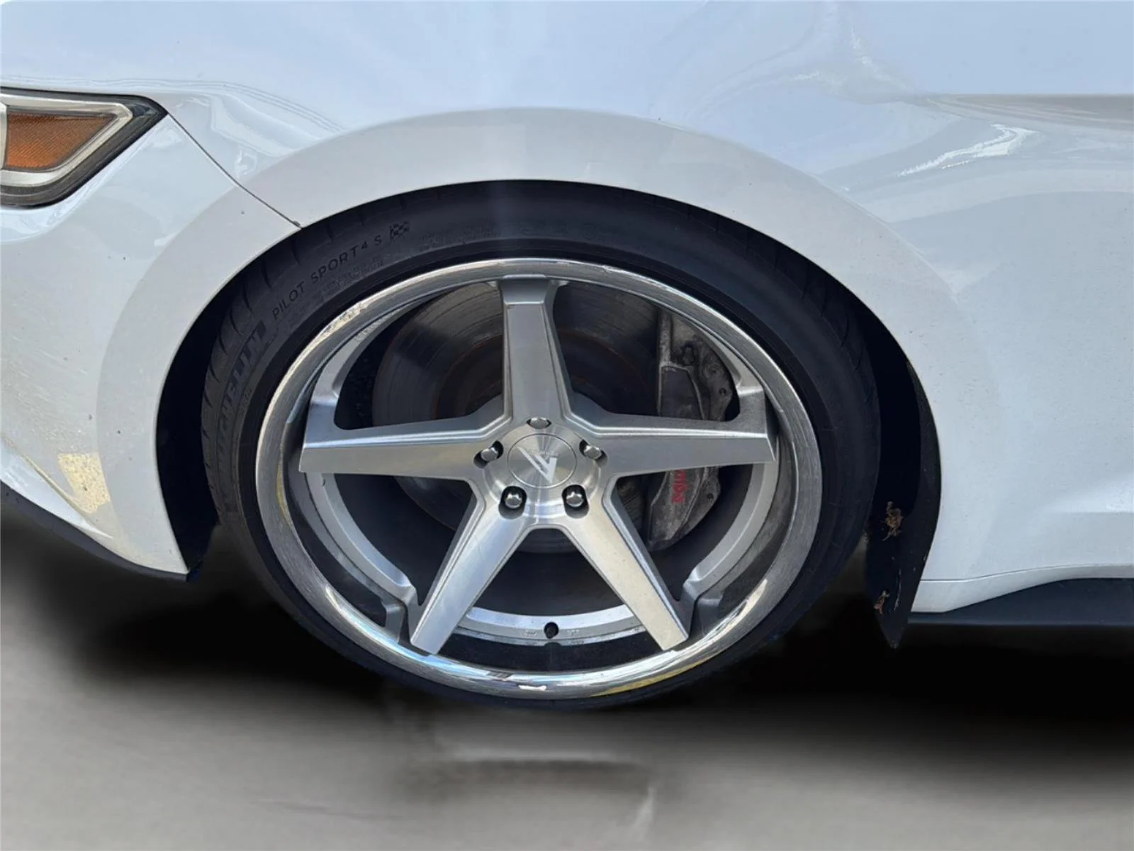Used 2016 Oxford White Ford GT Premium image 31