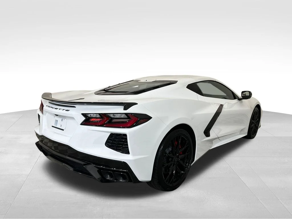 Used 2025 White Chevrolet Stingray image 5