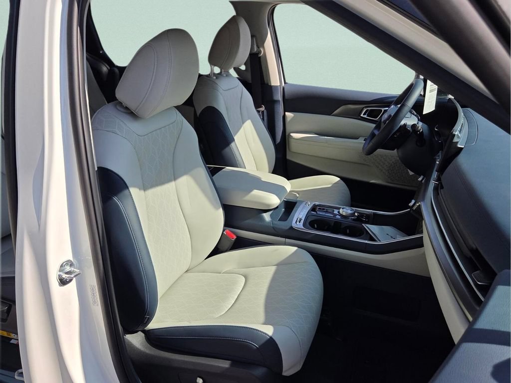 New 2027 Snow White Pearl Kia SX image 19