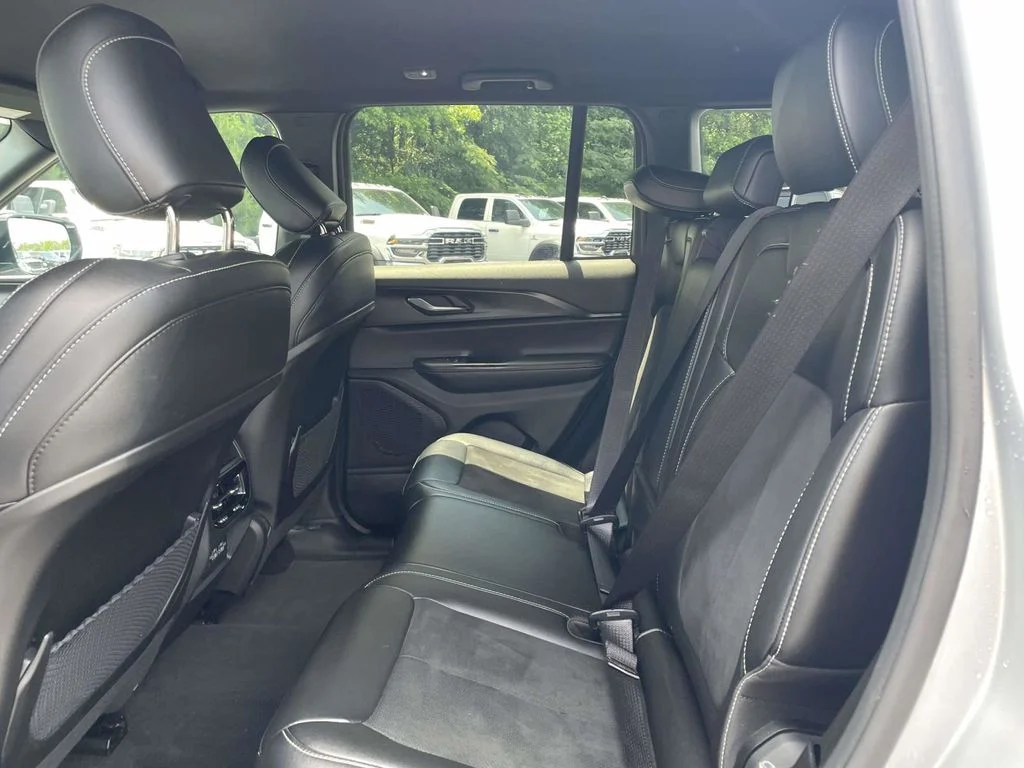 Used 2025 Silver Jeep Altitude image 20