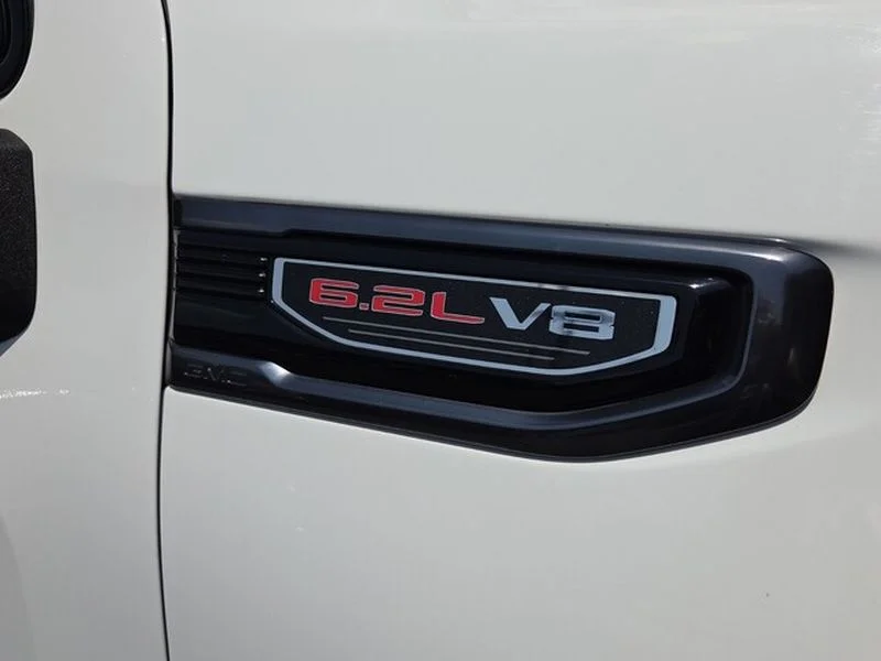 Used 2022 Summit White GMC AT4 image 20