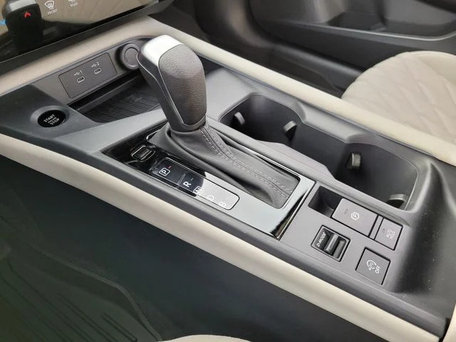 New 2026 White Nissan SL image 24