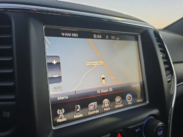 Used 2016 White Jeep Overland image 22