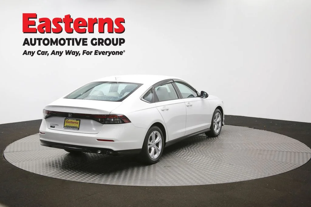 Used 2025 White Honda LX image 38