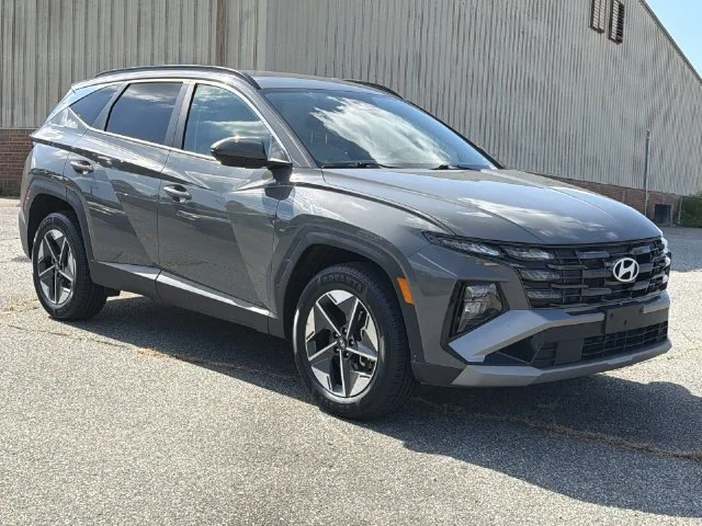Used 2025 Gray Hyundai SEL image 15
