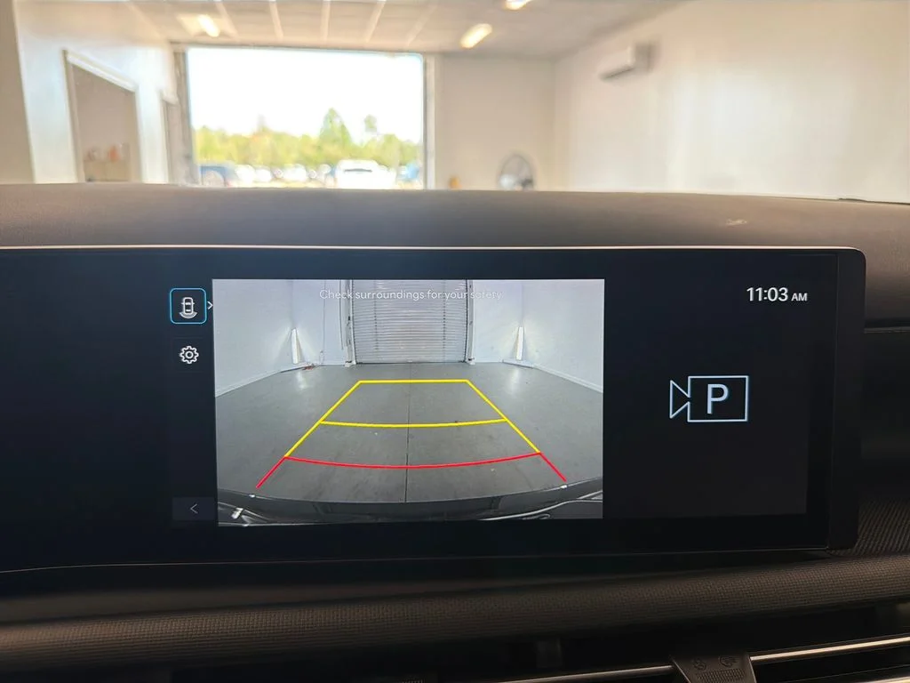 Used 2025 Green Hyundai SEL image 18