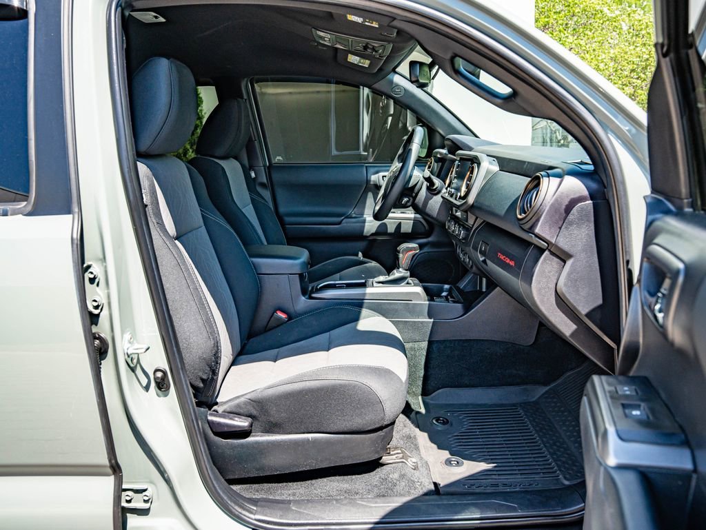 Used 2022 Lunar Toyota TRD Off-Road image 38