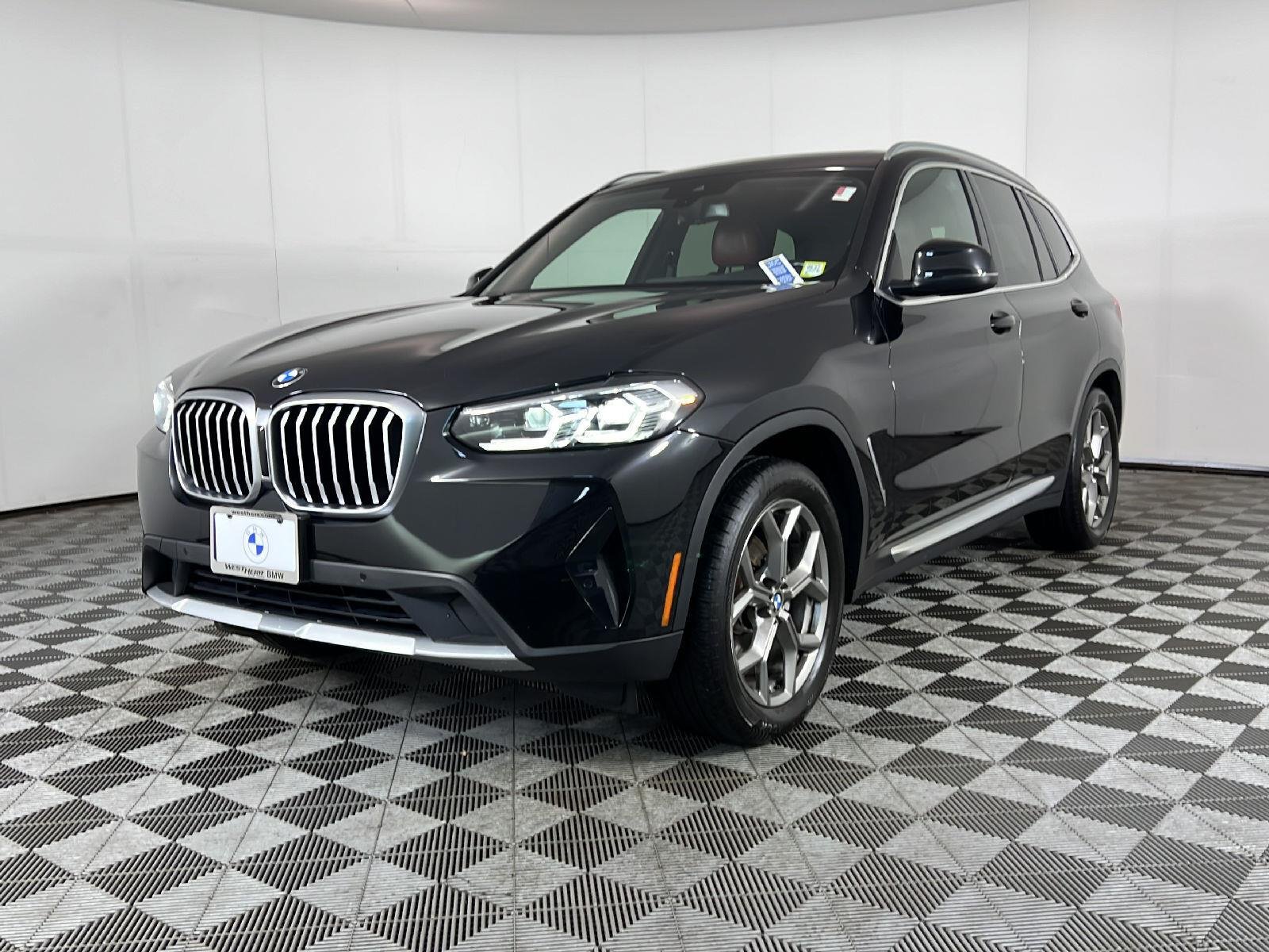 Used 2022 Black Sapphire Metallic BMW xDrive30i image 12