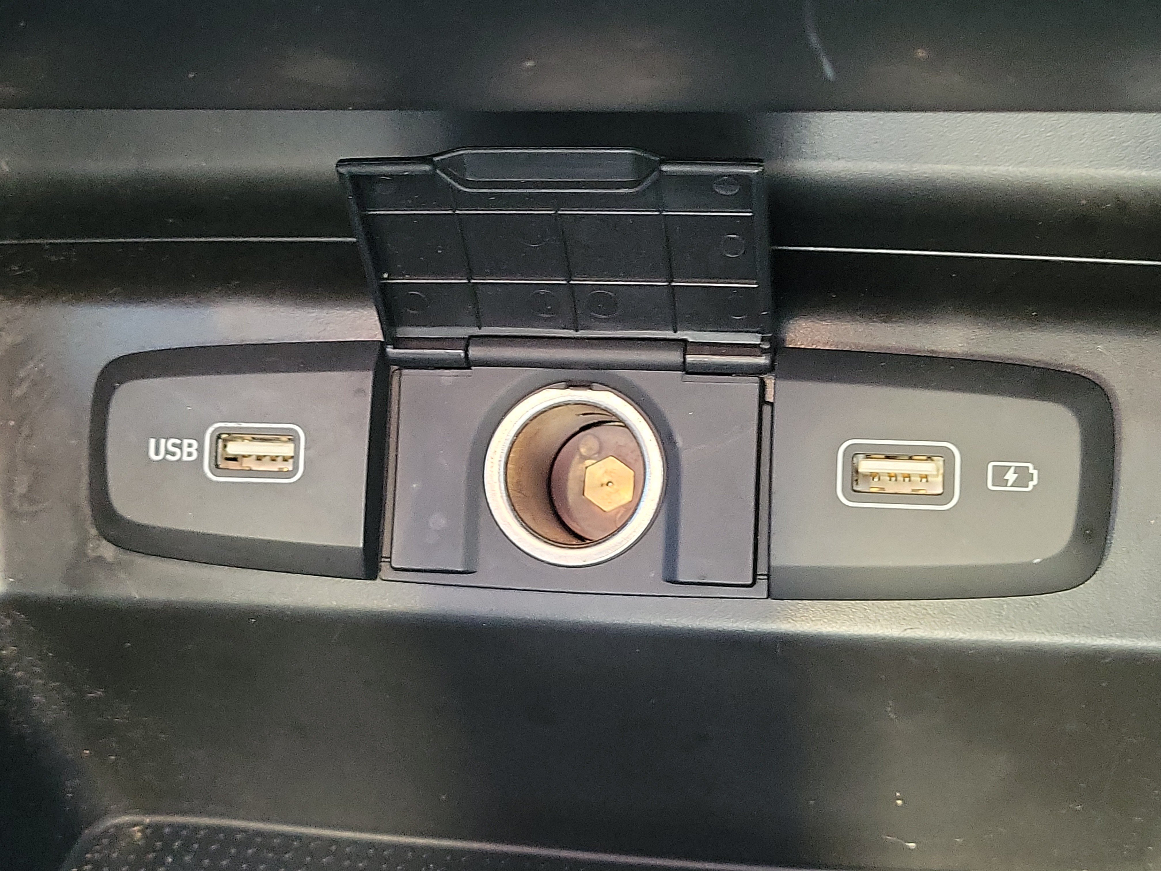Used 2022 Amazon Gray Hyundai SEL image 27