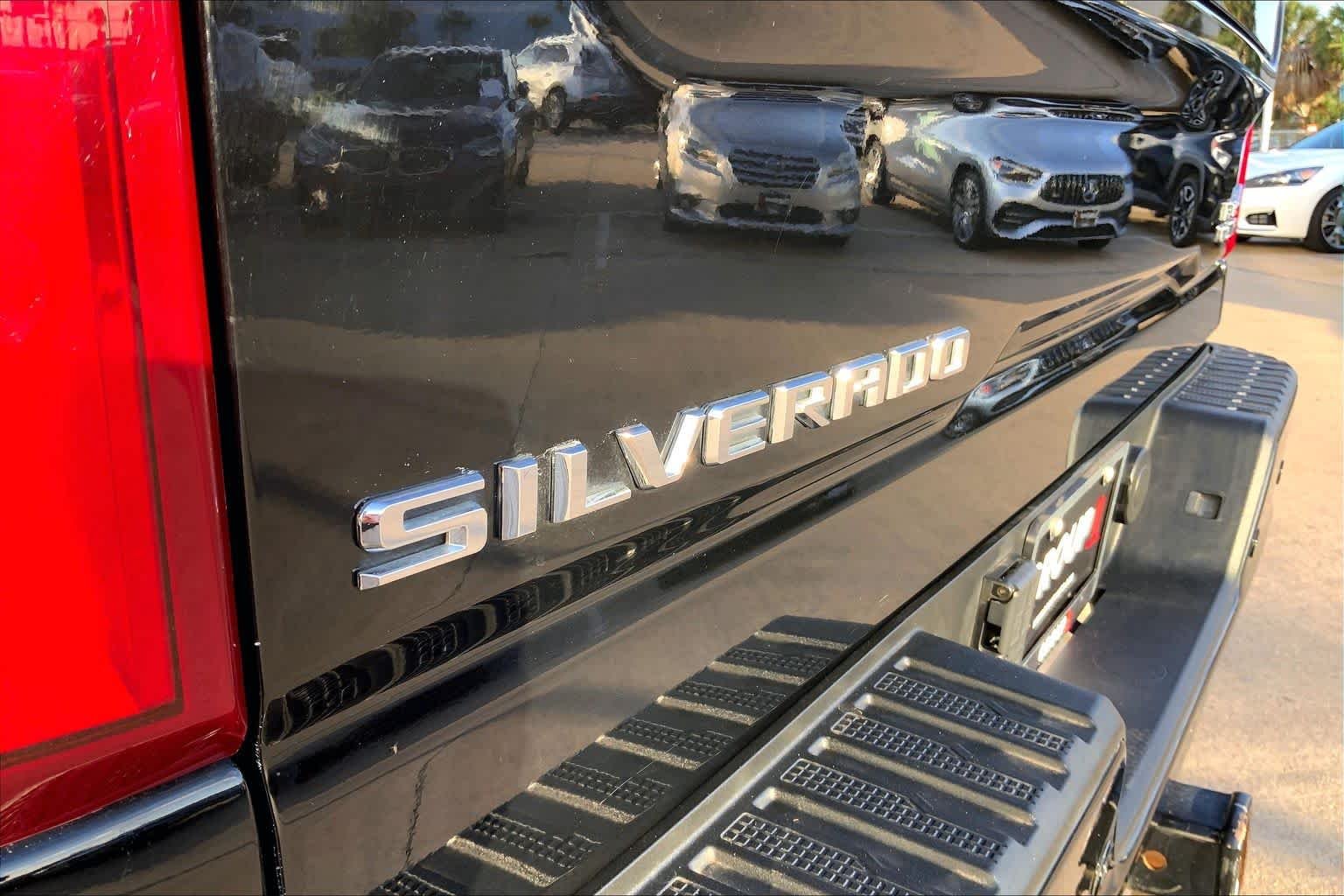 Used 2022 Black Chevrolet High Country image 31