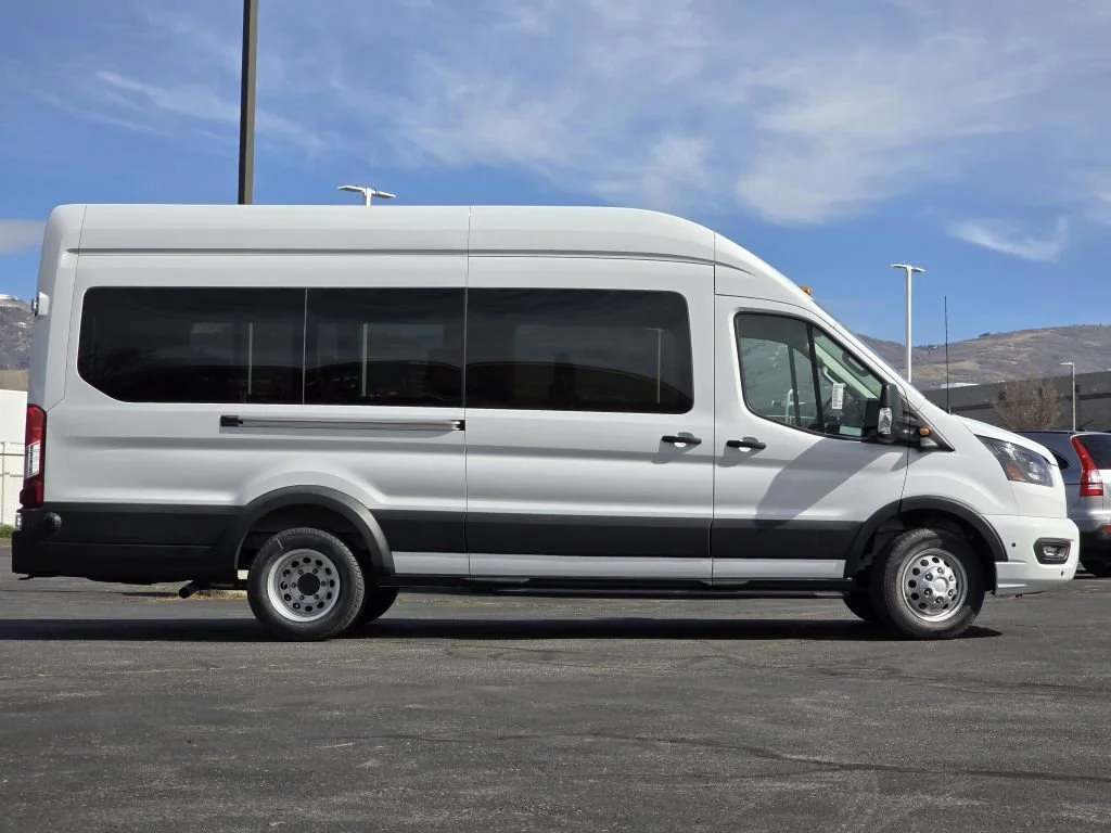 New 2026 Oxford White Ford XLT image 23