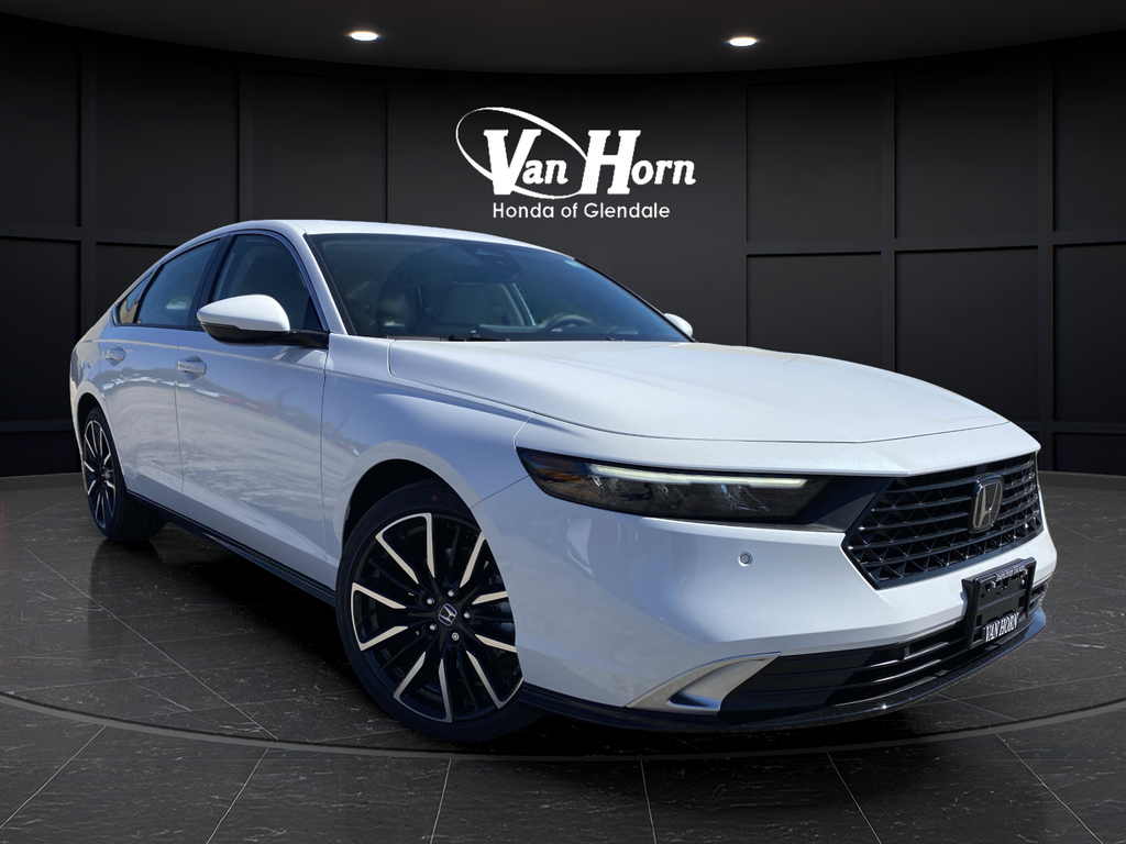 New 2026 Platinum White Pearl Honda Touring image 2
