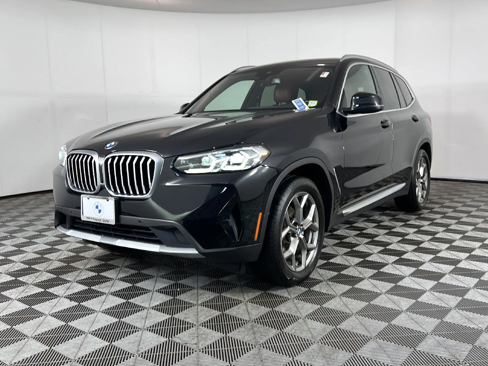 Used 2022 Black Sapphire Metallic BMW xDrive30i image 12