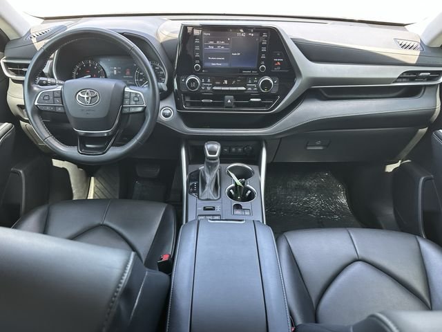 Used 2021  Toyota XLE image 10