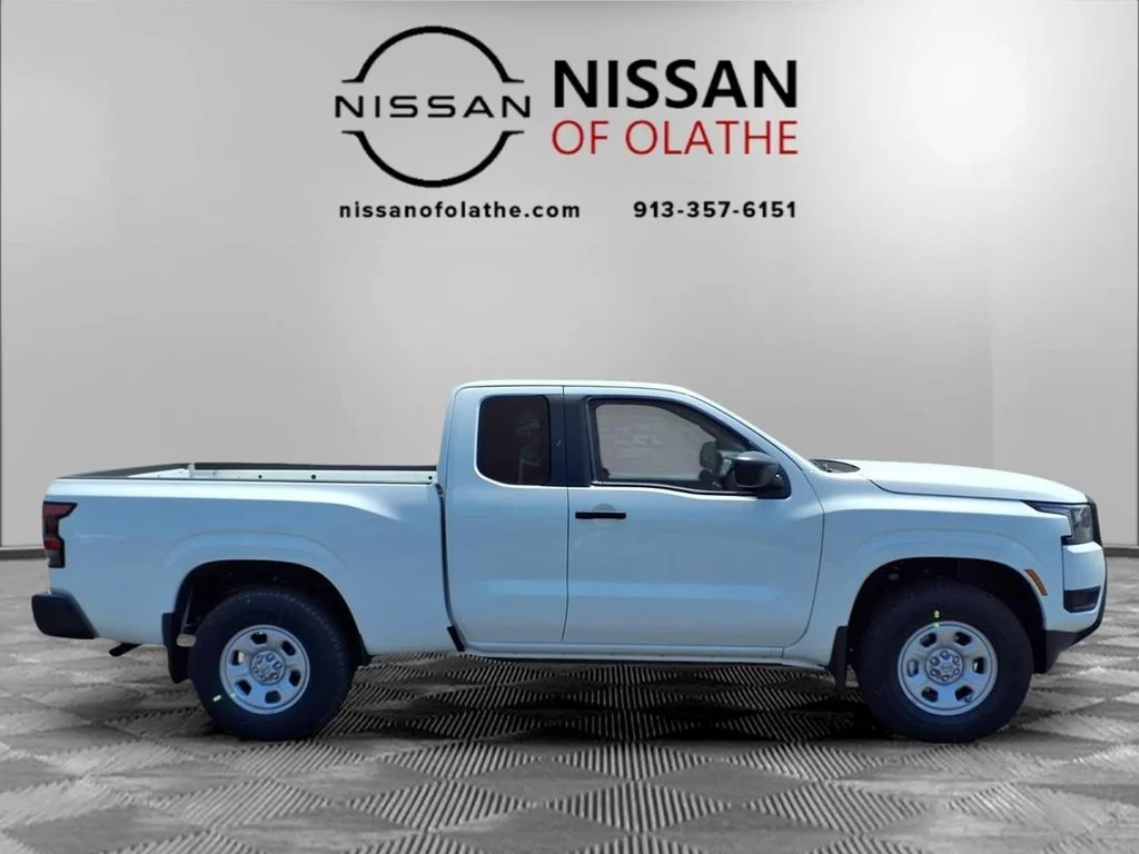 New 2026 Glacier White Nissan King Cab® S image 28