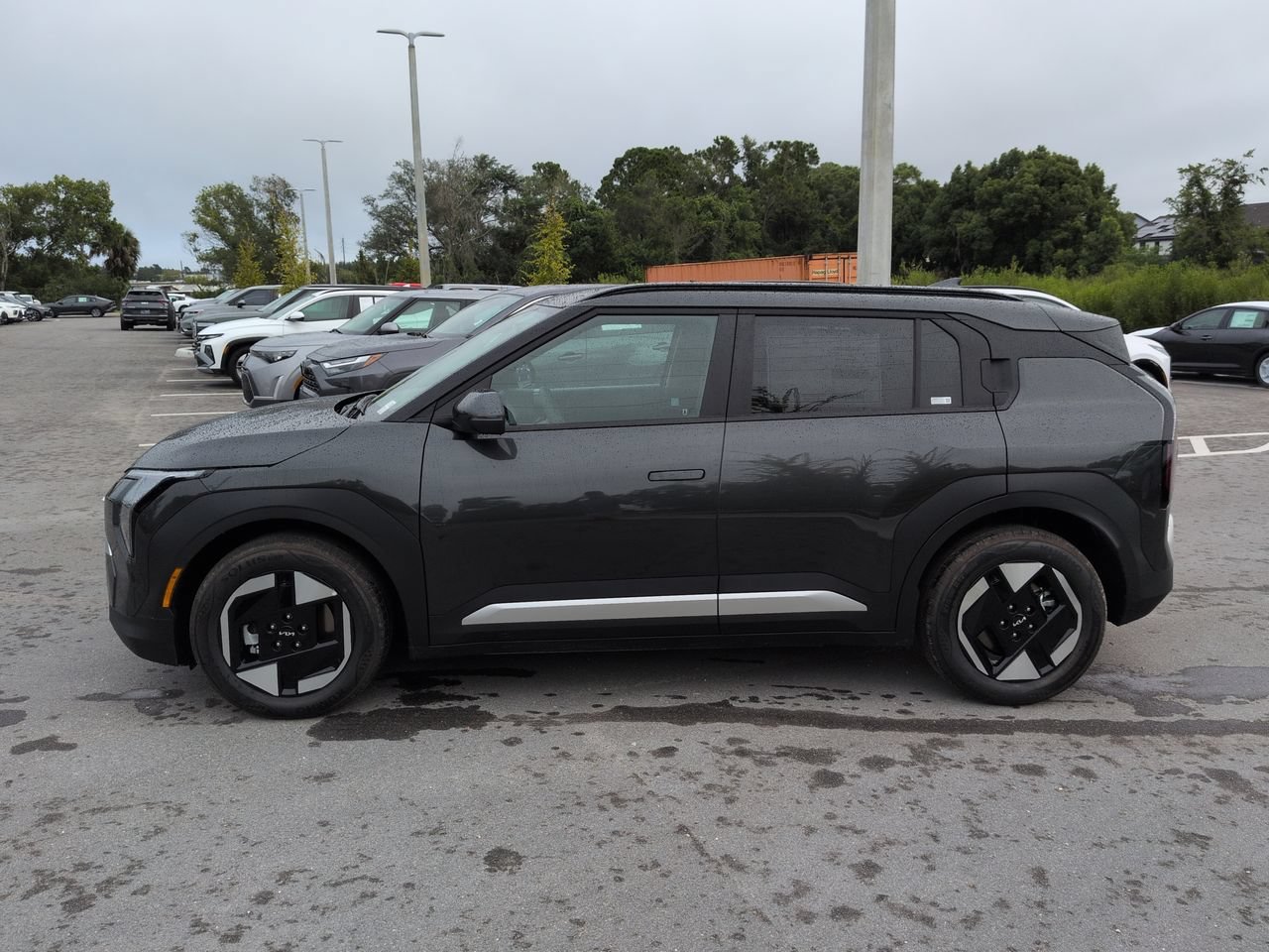 New 2027 Interstellar Gray Kia Wind image 7