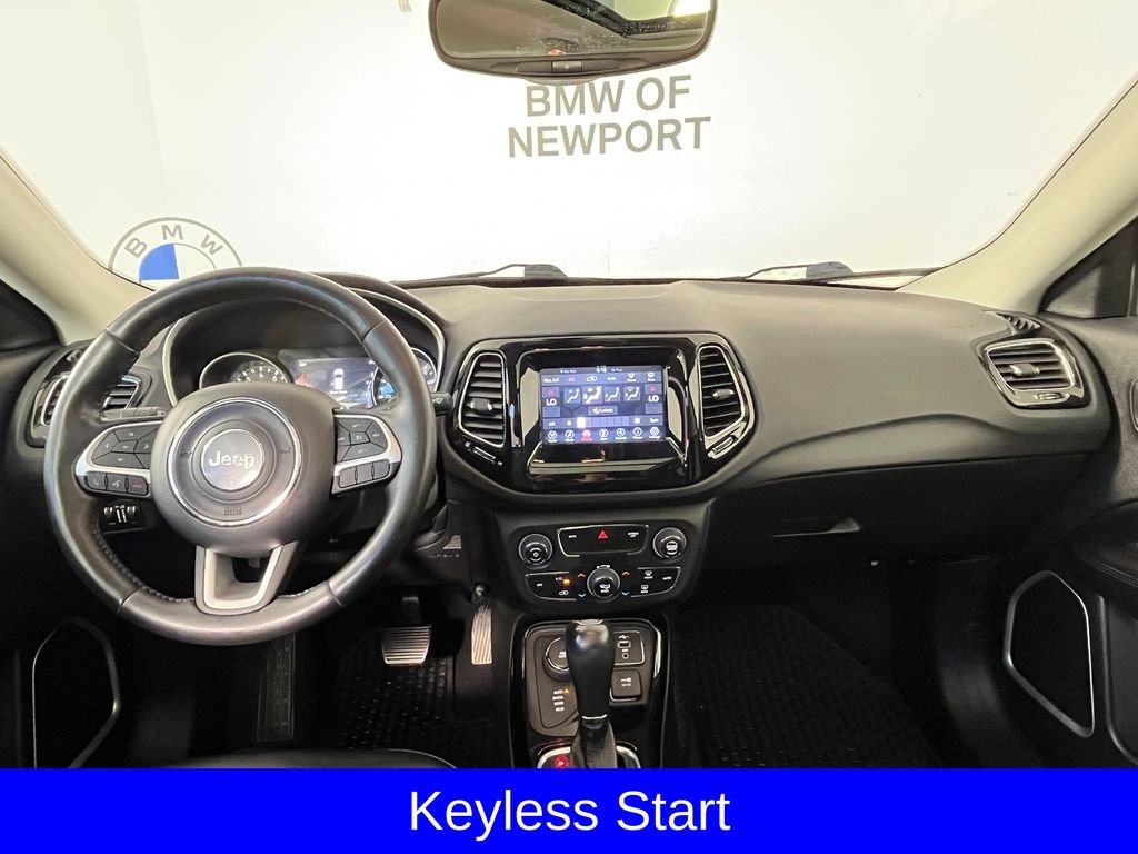 Used 2019 Black Jeep Latitude image 10