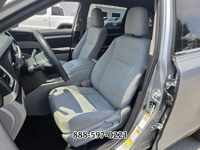 Used 2019 Silver Toyota LE image 9