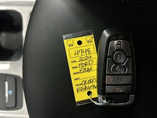 Used 2024 Green FORD SEL image 39
