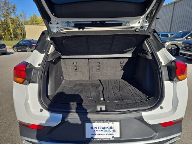 Used 2023 White Buick Select image 9