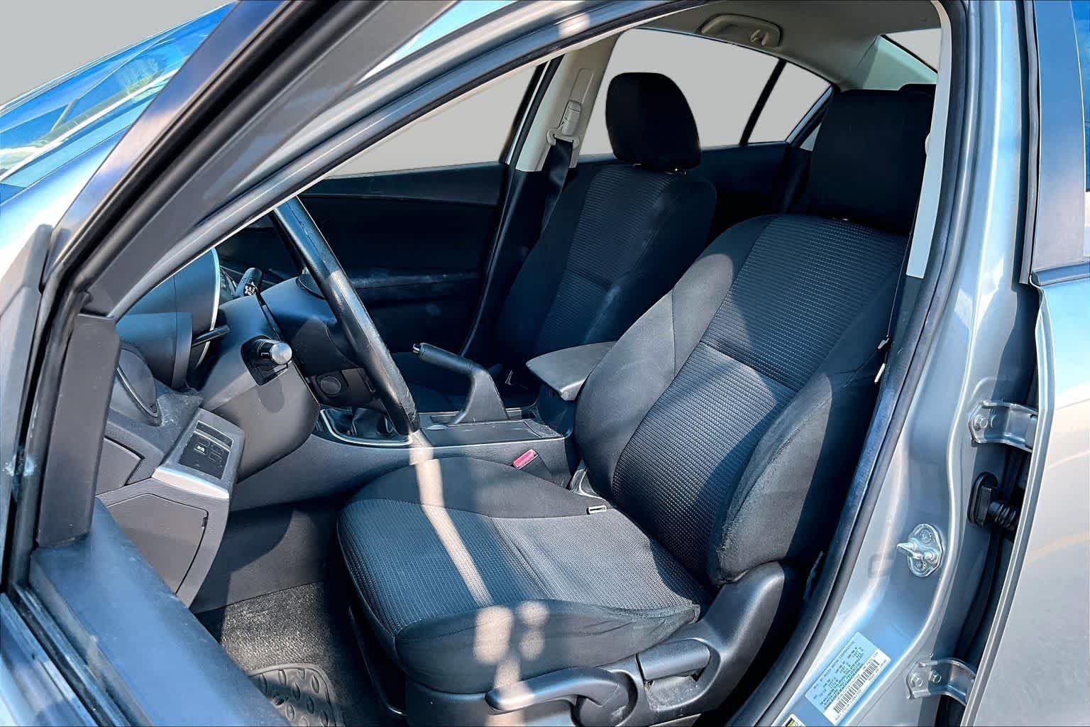 Used 2013 Liquid Silver Metallic Mazda i Sport image 8