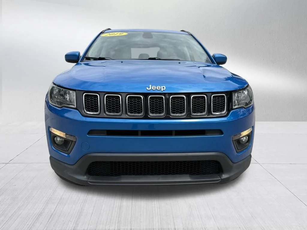 Certified Used 2019 Blue Jeep Latitude image 2