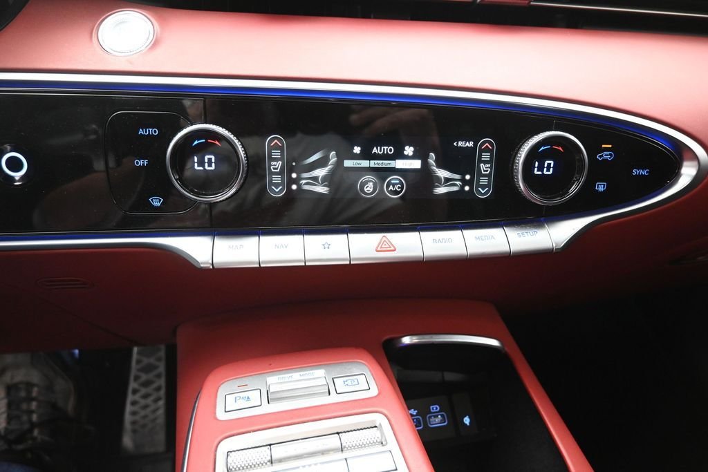 Used 2022 White Genesis 3.5T Sport Prestige image 4