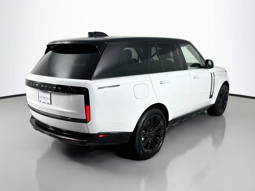 New 2026 Fuji White Land Rover SE image 9