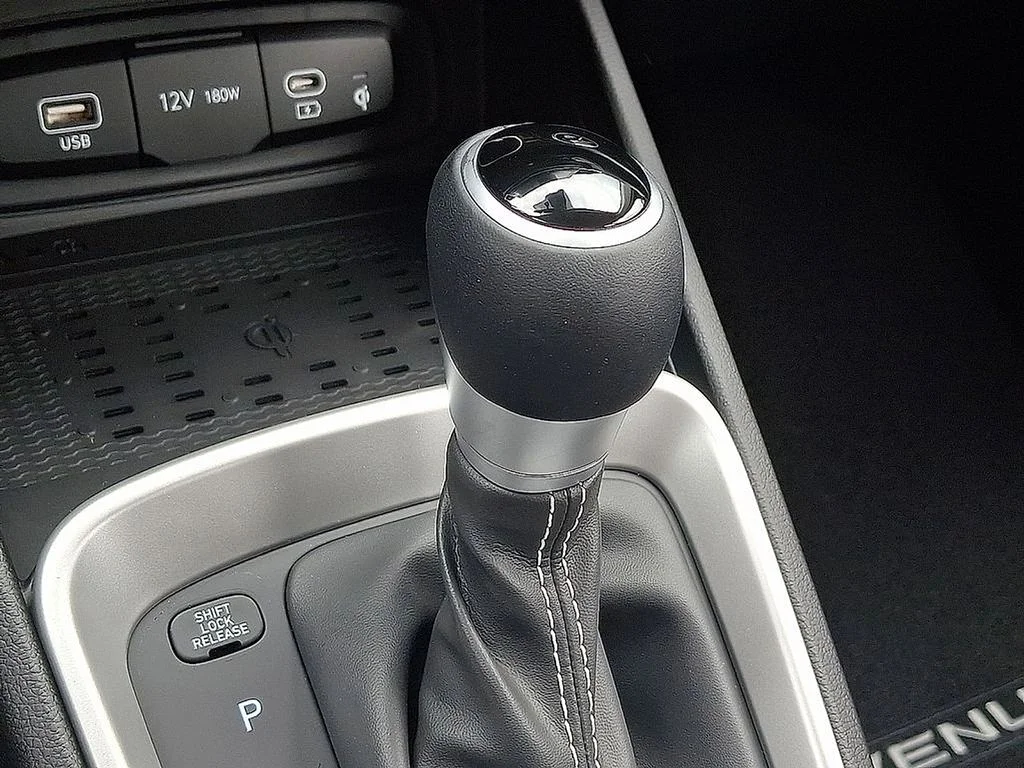 New 2026 White Hyundai SEL image 8
