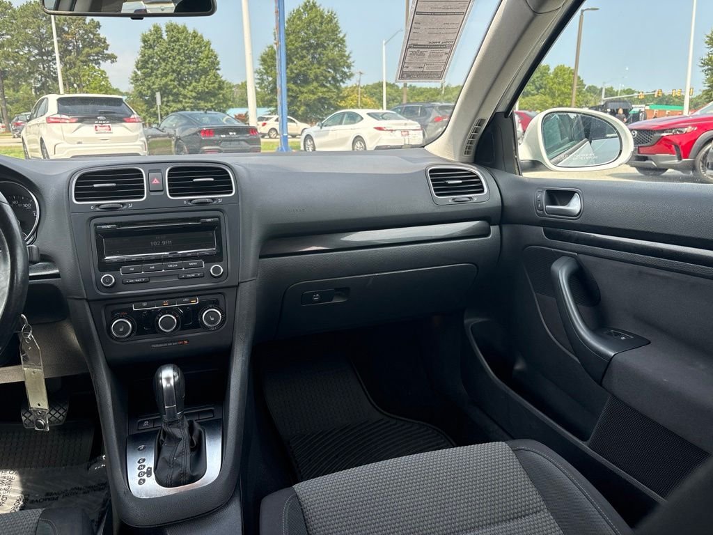 Used 2014 White Volkswagen 2.5L S image 8