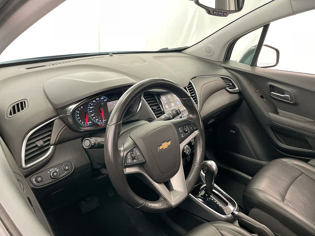 Used 2019 Nightfall Gray Metallic Chevrolet Premier image 10