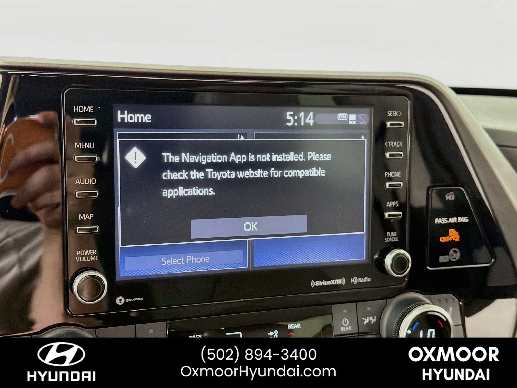 Used 2021 Midnight Black Metallic Toyota XLE image 13