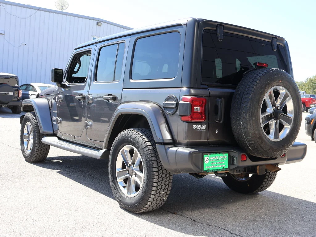 Used 2018 Gray Jeep Unlimited Sahara image 3