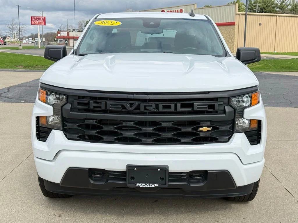 Used 2022  Chevrolet Custom image 2