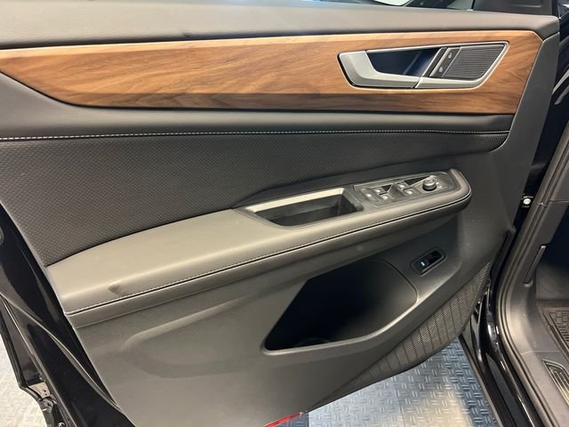 New 2026 Black Volkswagen 2.0T SE w/Technology image 8