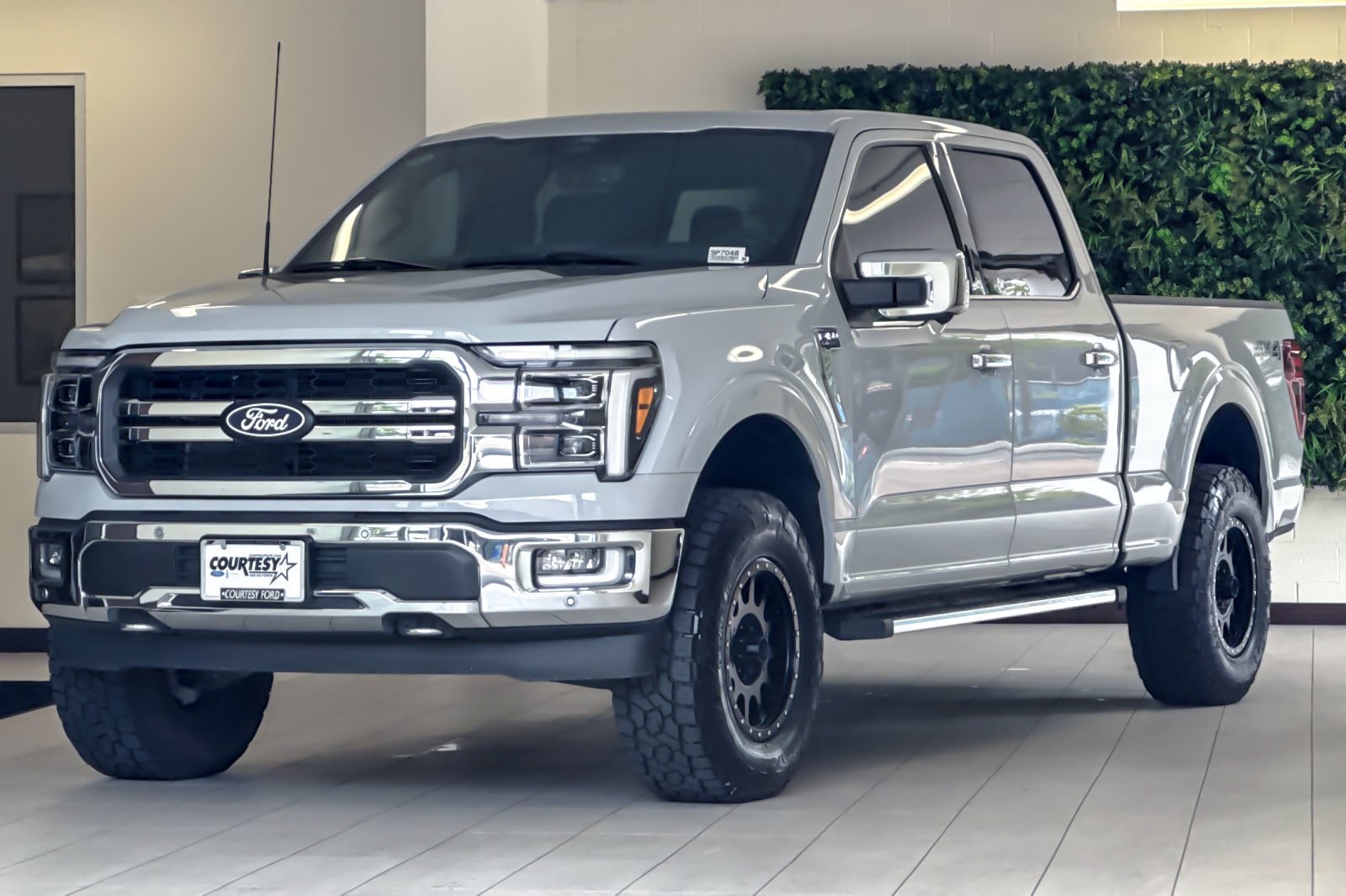 Used 2024 Avalanche Ford LARIAT image 8