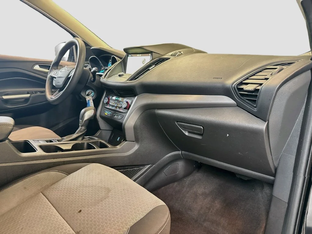 Used 2018 Black Ford SE image 31